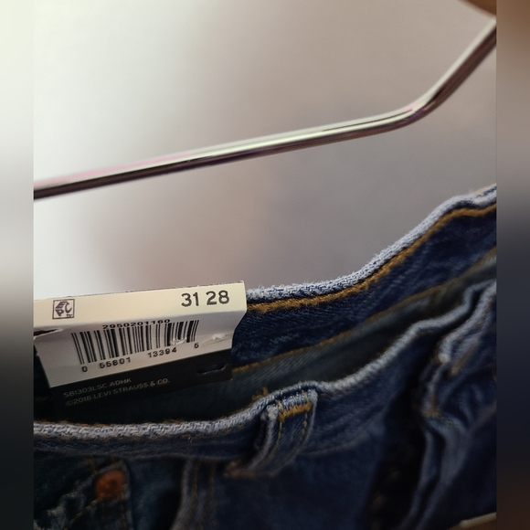 New with tags Levis womens 501 jeans- size 31 - Picture 3 of 7